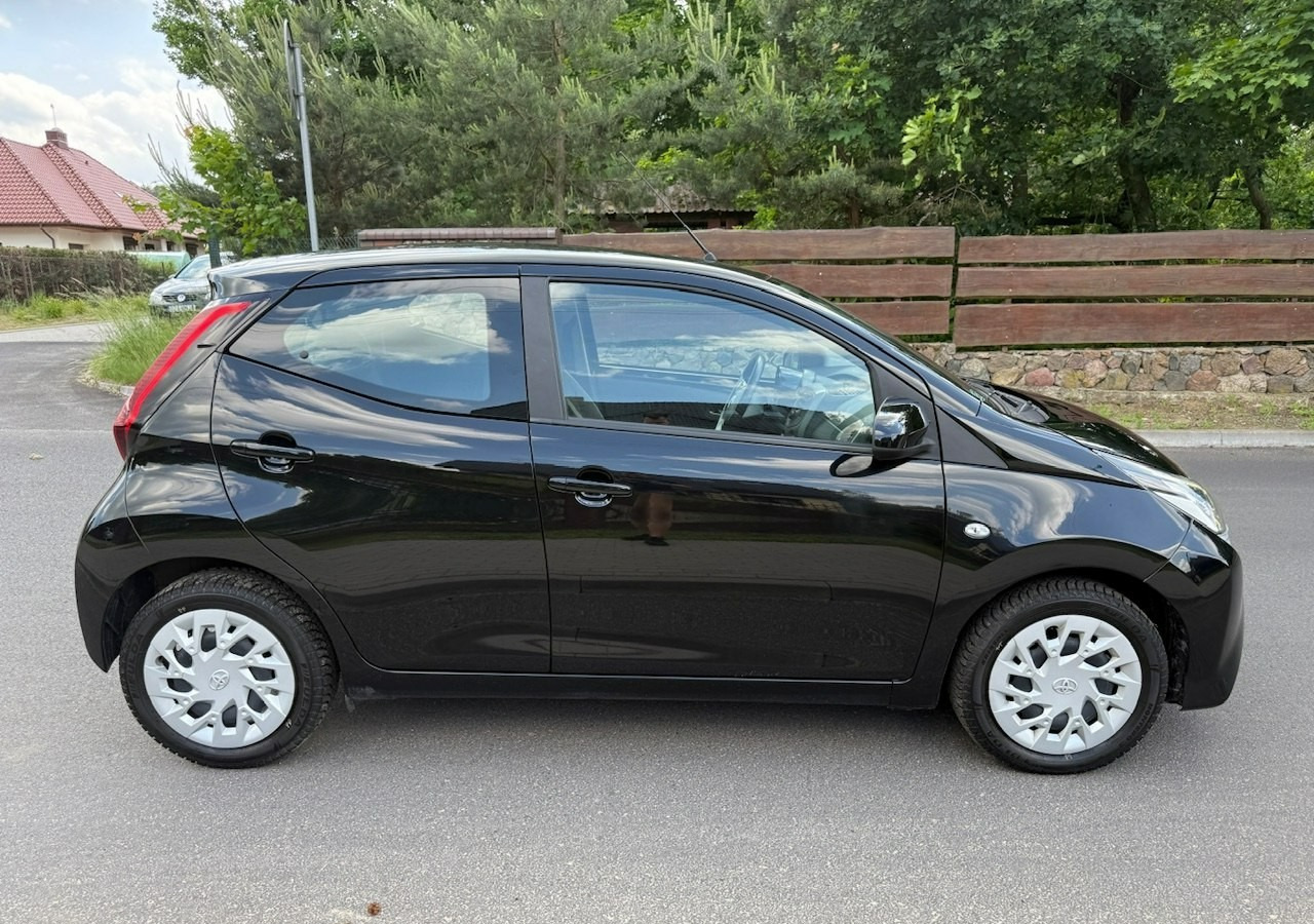 Toyota Aygo II Toyota Aygo 1.0-16V Klima Salon PL 24651km Model 2021 - Hečbek: slika 5 Toyota Aygo II Toyota Aygo 1.0-16V Klima Salon PL 24651km Model 2021 - Hečbek: slika 5
