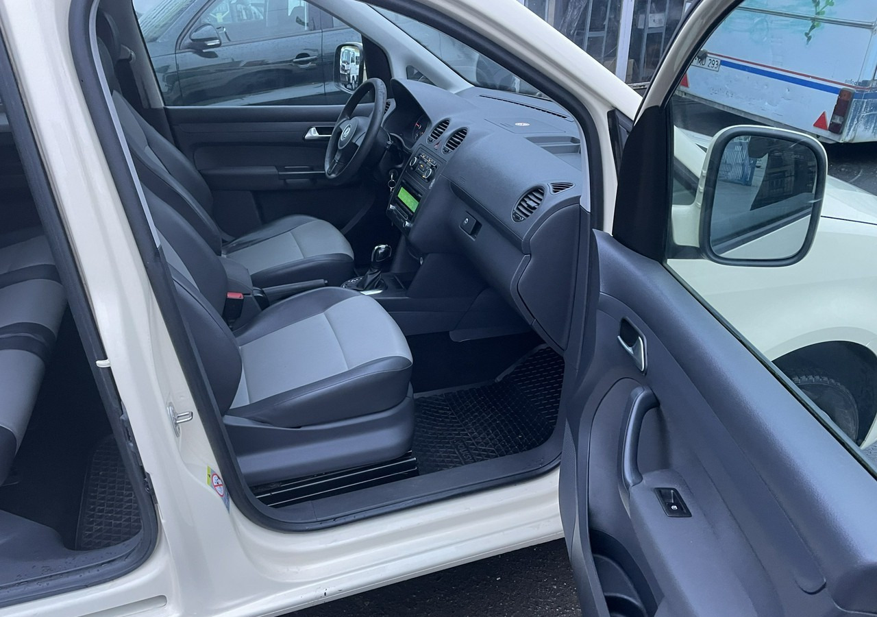 Volkswagen Caddy III Caddy 1.6 TDI dla Niepełnosprawnych inwalida rampa 2015 - Automobil: slika 4 Volkswagen Caddy III Caddy 1.6 TDI dla Niepełnosprawnych inwalida rampa 2015 - Automobil: slika 4