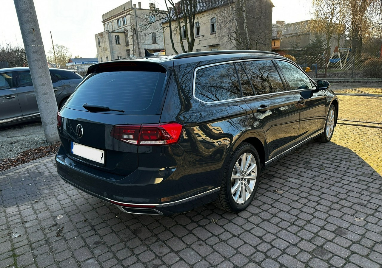 Volkswagen Passat B8 GTE 1.4TSI 218KM Hybryda Plug-in zasięg 50km Panorama*Navi*Skóra*FV2 - Automobil: slika 5 Volkswagen Passat B8 GTE 1.4TSI 218KM Hybryda Plug-in zasięg 50km Panorama*Navi*Skóra*FV2 - Automobil: slika 5