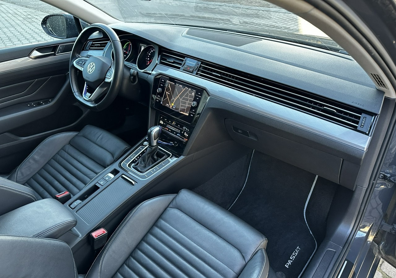 Volkswagen Passat B8 GTE 1.4TSI 218KM Hybryda Plug-in zasięg 50km Panorama*Navi*Skóra*FV2 - Automobil: slika 2 Volkswagen Passat B8 GTE 1.4TSI 218KM Hybryda Plug-in zasięg 50km Panorama*Navi*Skóra*FV2 - Automobil: slika 2