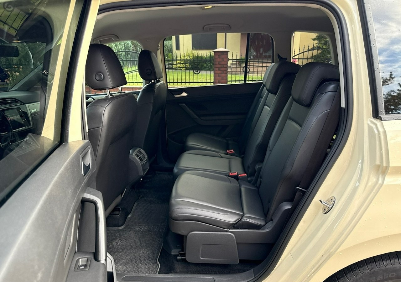 Karavan Volkswagen Touran III 2.0 TDI DSG 120 KM Automat 7osobowy Klima Skóra Full Serwis 2020: slika 17 Karavan Volkswagen Touran III 2.0 TDI DSG 120 KM Automat 7osobowy Klima Skóra Full Serwis 2020: slika 17