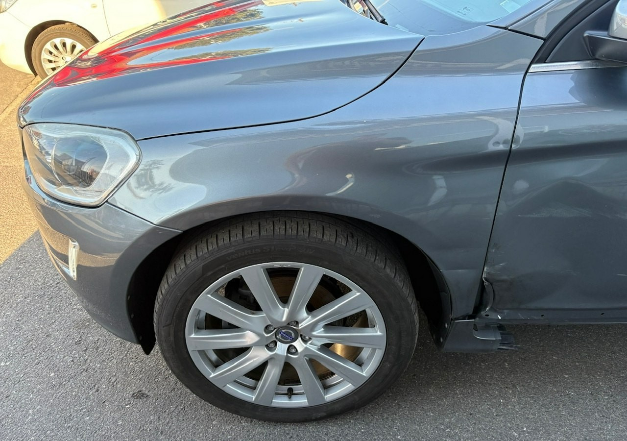 SUV Volvo XC60 I Volvo XC 60 2,4 D4 AWD 190KM Summum Navi Panorama Skóry Kamera 2017: slika 8 SUV Volvo XC60 I Volvo XC 60 2,4 D4 AWD 190KM Summum Navi Panorama Skóry Kamera 2017: slika 8