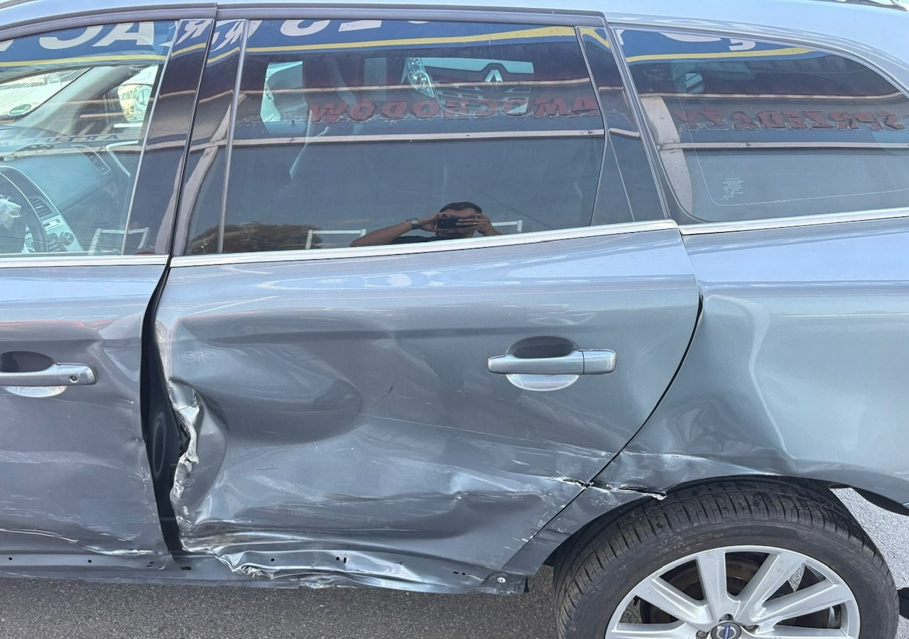 SUV Volvo XC60 I Volvo XC 60 2,4 D4 AWD 190KM Summum Navi Panorama Skóry Kamera 2017: slika 10 SUV Volvo XC60 I Volvo XC 60 2,4 D4 AWD 190KM Summum Navi Panorama Skóry Kamera 2017: slika 10