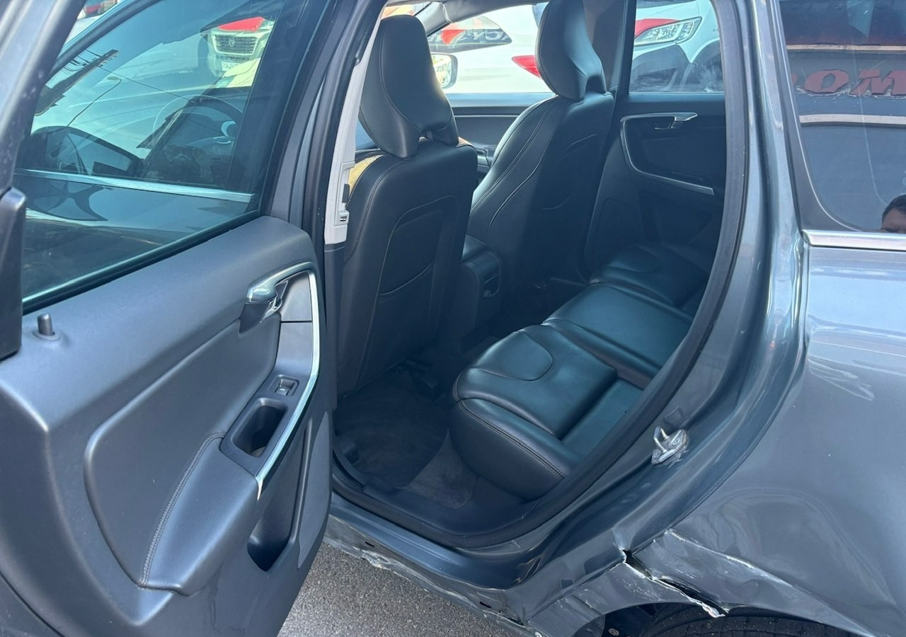 SUV Volvo XC60 I Volvo XC 60 2,4 D4 AWD 190KM Summum Navi Panorama Skóry Kamera 2017: slika 20 SUV Volvo XC60 I Volvo XC 60 2,4 D4 AWD 190KM Summum Navi Panorama Skóry Kamera 2017: slika 20