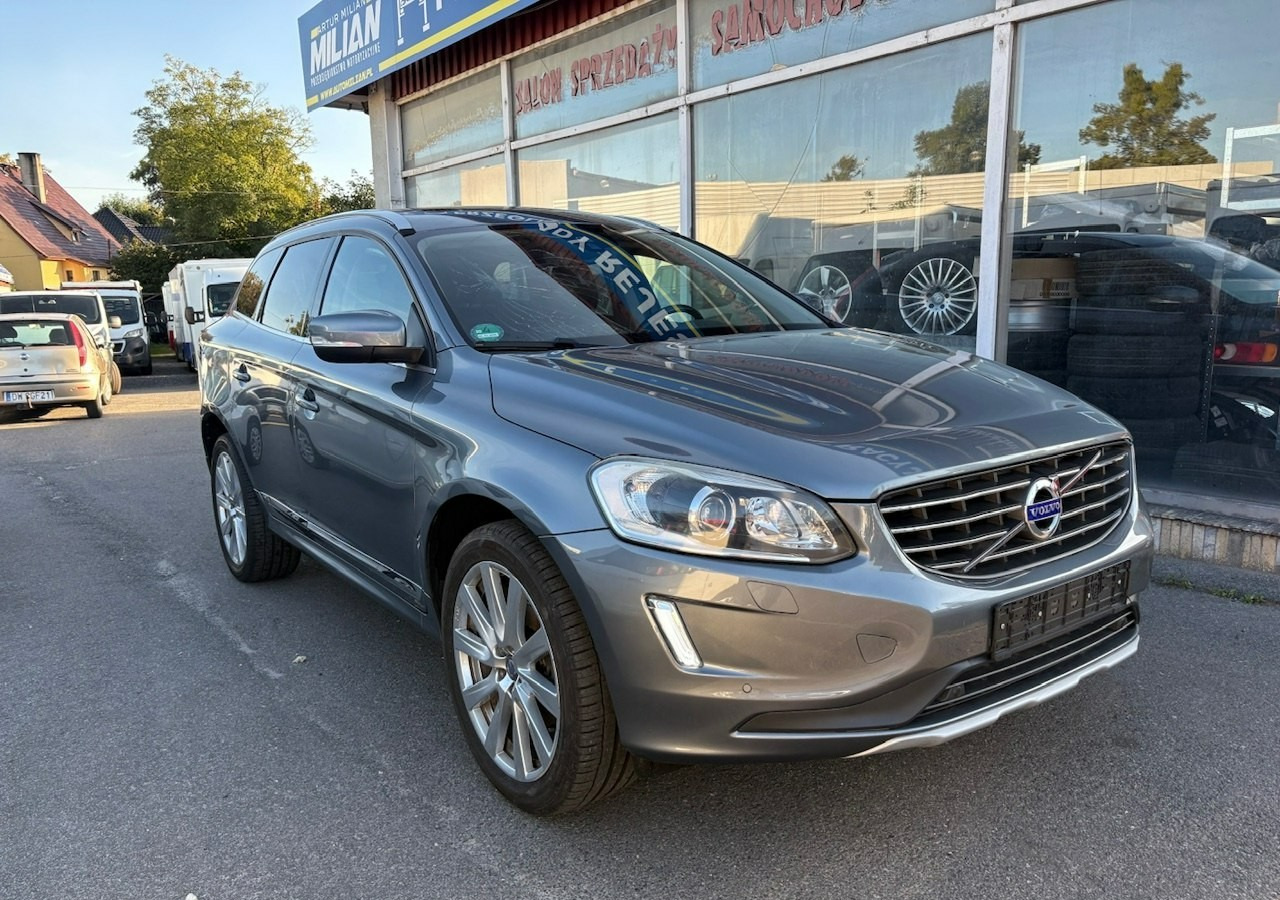 Volvo XC60 I Volvo XC 60 2,4 D4 AWD 190KM Summum Navi Panorama Skóry Kamera 2017 - SUV: slika 1 Volvo XC60 I Volvo XC 60 2,4 D4 AWD 190KM Summum Navi Panorama Skóry Kamera 2017 - SUV: slika 1