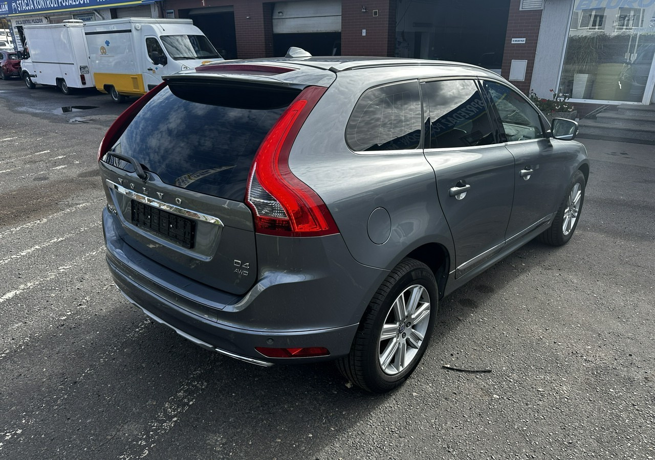 Volvo XC60 I Volvo XC 60 D4AWD Bogate wyposażenie 2017 - SUV: slika 3 Volvo XC60 I Volvo XC 60 D4AWD Bogate wyposażenie 2017 - SUV: slika 3