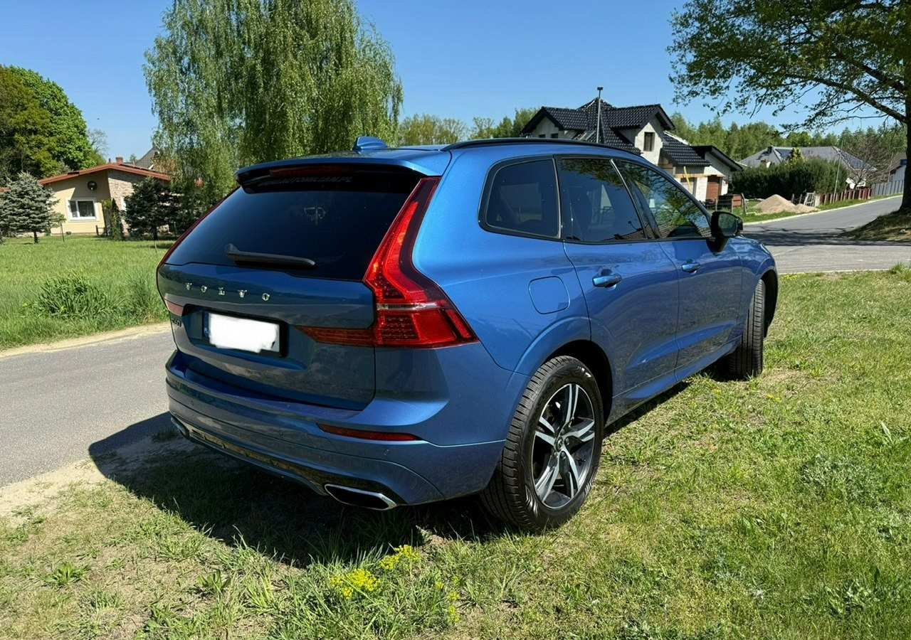 Volvo XC60 II XC60 R-design 2.0D5 235KM Automat Navi Kamery360 Panorama HAK Harman - SUV: slika 3 Volvo XC60 II XC60 R-design 2.0D5 235KM Automat Navi Kamery360 Panorama HAK Harman - SUV: slika 3
