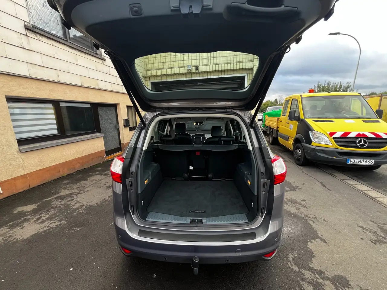 Ford Grand C-Max Titanium Getriebeschaden - Automobil: slika 5 Ford Grand C-Max Titanium Getriebeschaden - Automobil: slika 5