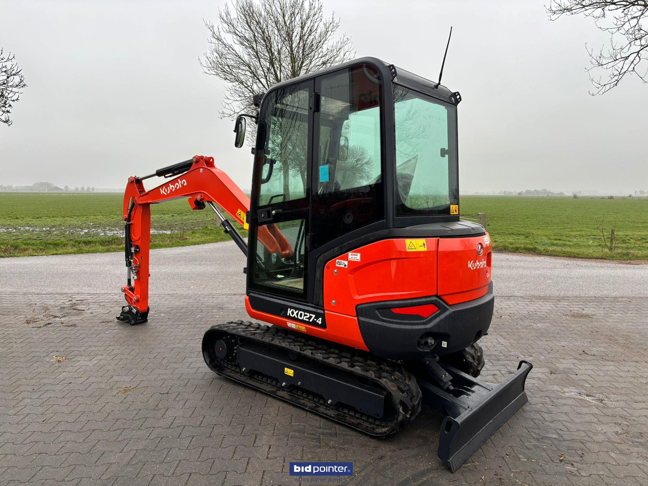 Kubota KX 027 - 4 GL minigraver - Mini bager: slika 1 Kubota KX 027 - 4 GL minigraver - Mini bager: slika 1