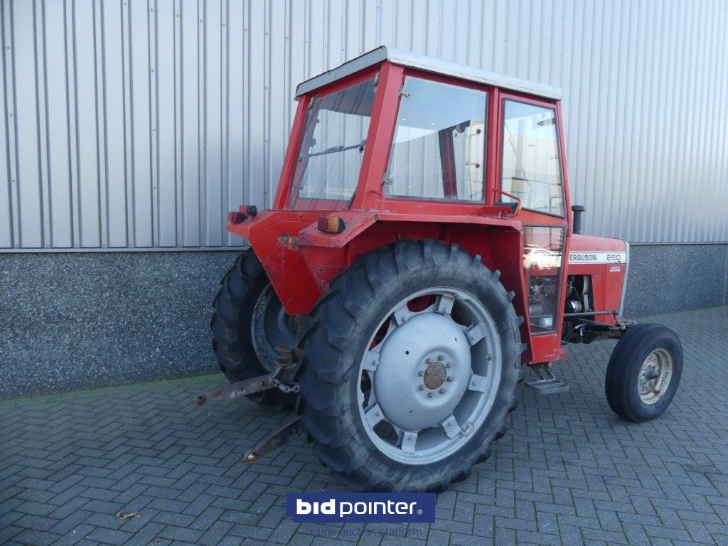 Massey Ferguson 260 with 4226 Hours and powersteering - Traktor: slika 2 Massey Ferguson 260 with 4226 Hours and powersteering - Traktor: slika 2