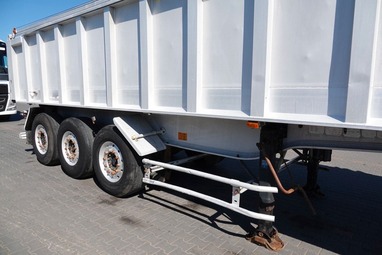 Benalu WYWROTKA / 25 m3 / ALUMINIOWA / OŚ PODNOSZONA / - Poluprikolica istovarivača: slika 5 Benalu WYWROTKA / 25 m3 / ALUMINIOWA / OŚ PODNOSZONA / - Poluprikolica istovarivača: slika 5