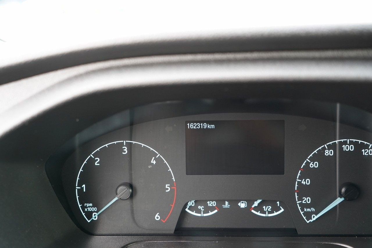 Putnički kombi Ford TRANSIT / 6 miejsc + Najazd na wózek / Dla osób: slika 19