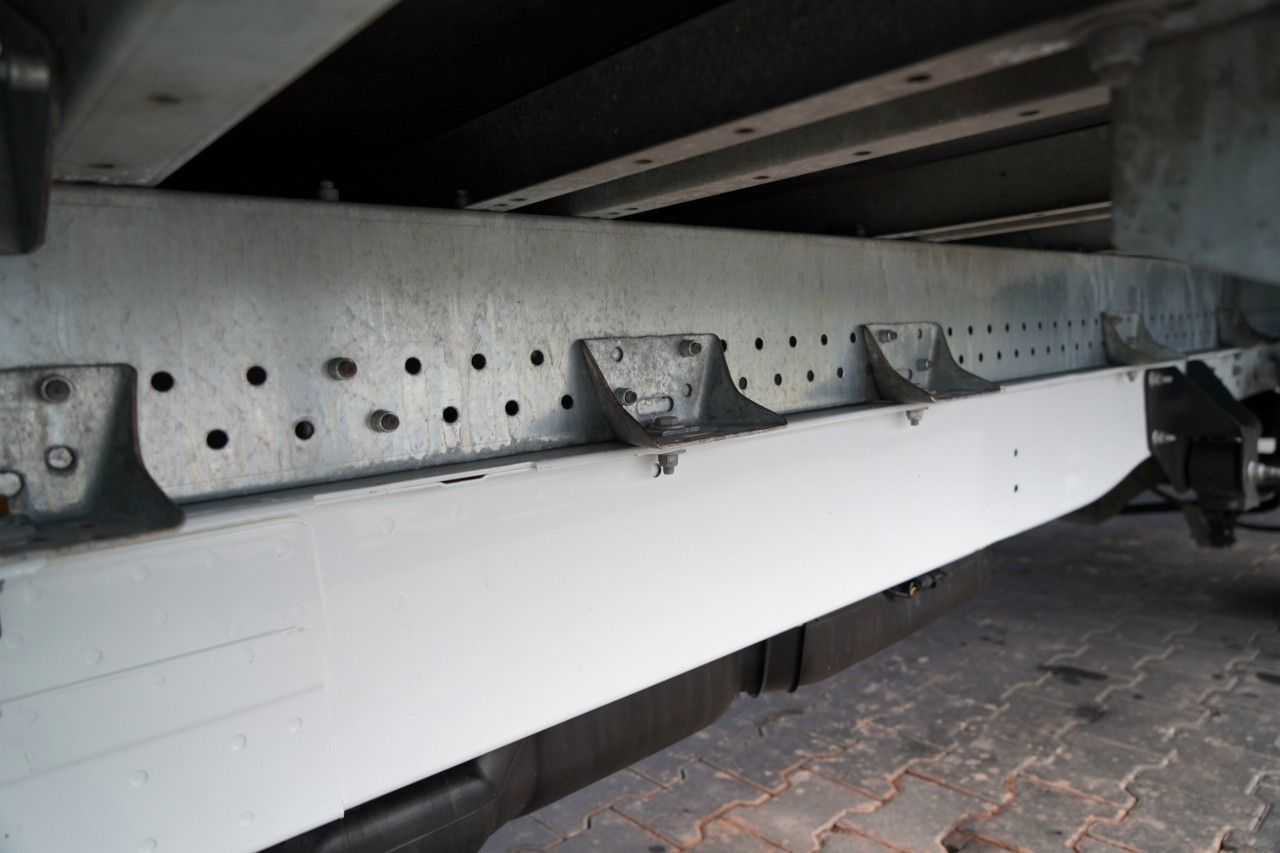 Dostavno vozilo hladnjača Ford TRANSIT / KONTENER - 4,2 M / WINDA DHOLLANDIA: slika 19 Dostavno vozilo hladnjača Ford TRANSIT / KONTENER - 4,2 M / WINDA DHOLLANDIA: slika 19