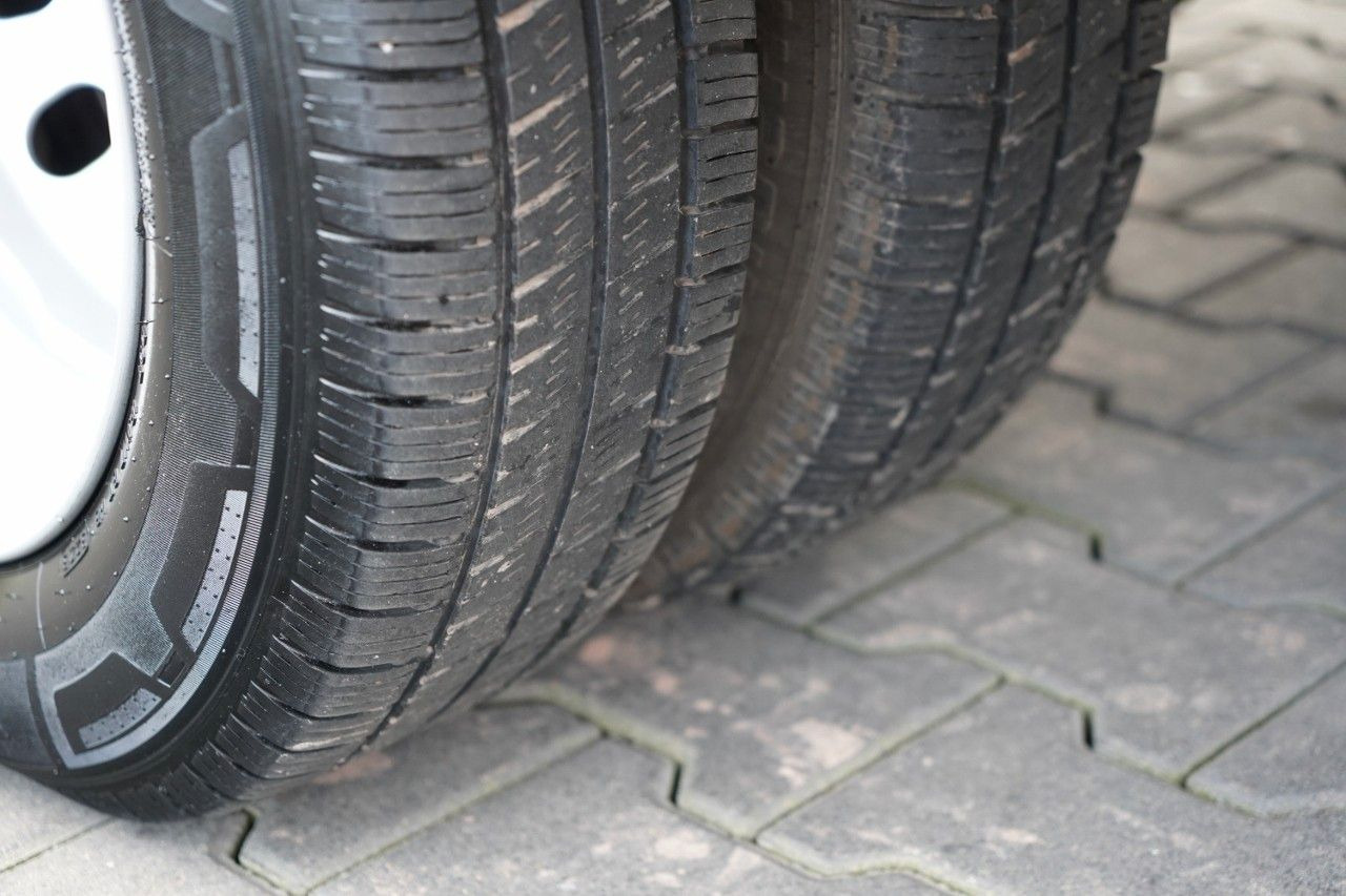 Dostavno vozilo hladnjača Ford TRANSIT / KONTENER - 4,2 M / WINDA DHOLLANDIA: slika 17 Dostavno vozilo hladnjača Ford TRANSIT / KONTENER - 4,2 M / WINDA DHOLLANDIA: slika 17