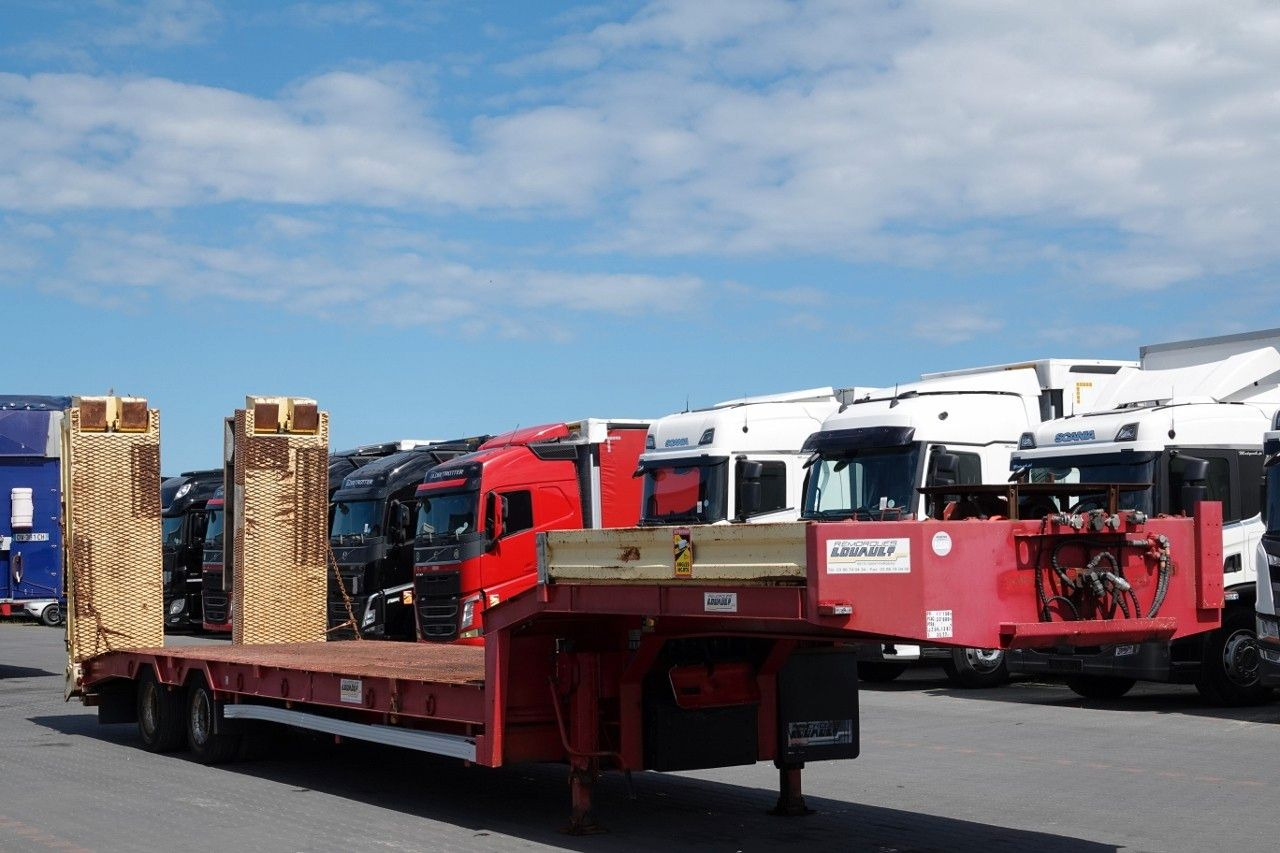 LAWETA NISKOPODWOZIOWA / NAJAZDY HYDRAULICZNE / - Niska poluprikolica za prevoz: slika 1 LAWETA NISKOPODWOZIOWA / NAJAZDY HYDRAULICZNE / - Niska poluprikolica za prevoz: slika 1