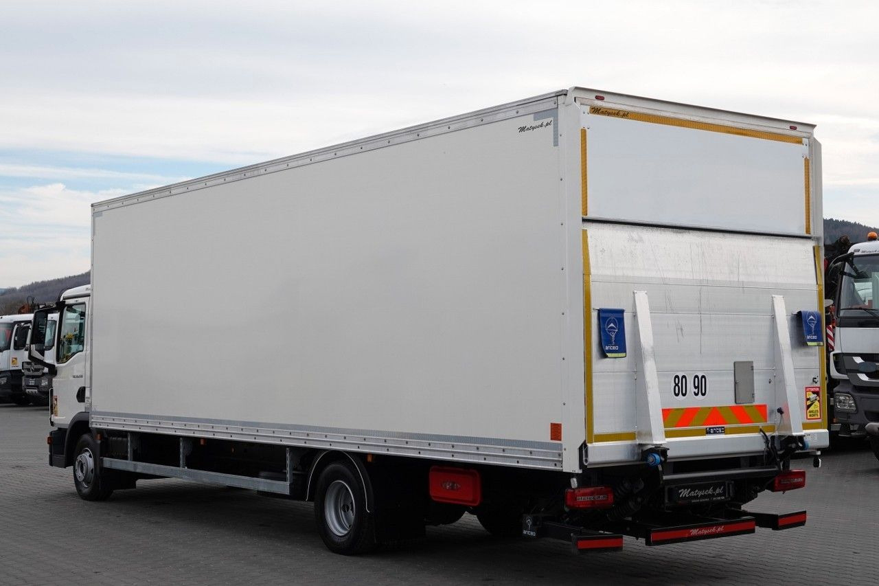 MAN TGL 12.250 / SOLÓWKA / KONTENER 8,1 M / WINDA / - Kamion sa zatvorenim sandukom: slika 2 MAN TGL 12.250 / SOLÓWKA / KONTENER 8,1 M / WINDA / - Kamion sa zatvorenim sandukom: slika 2