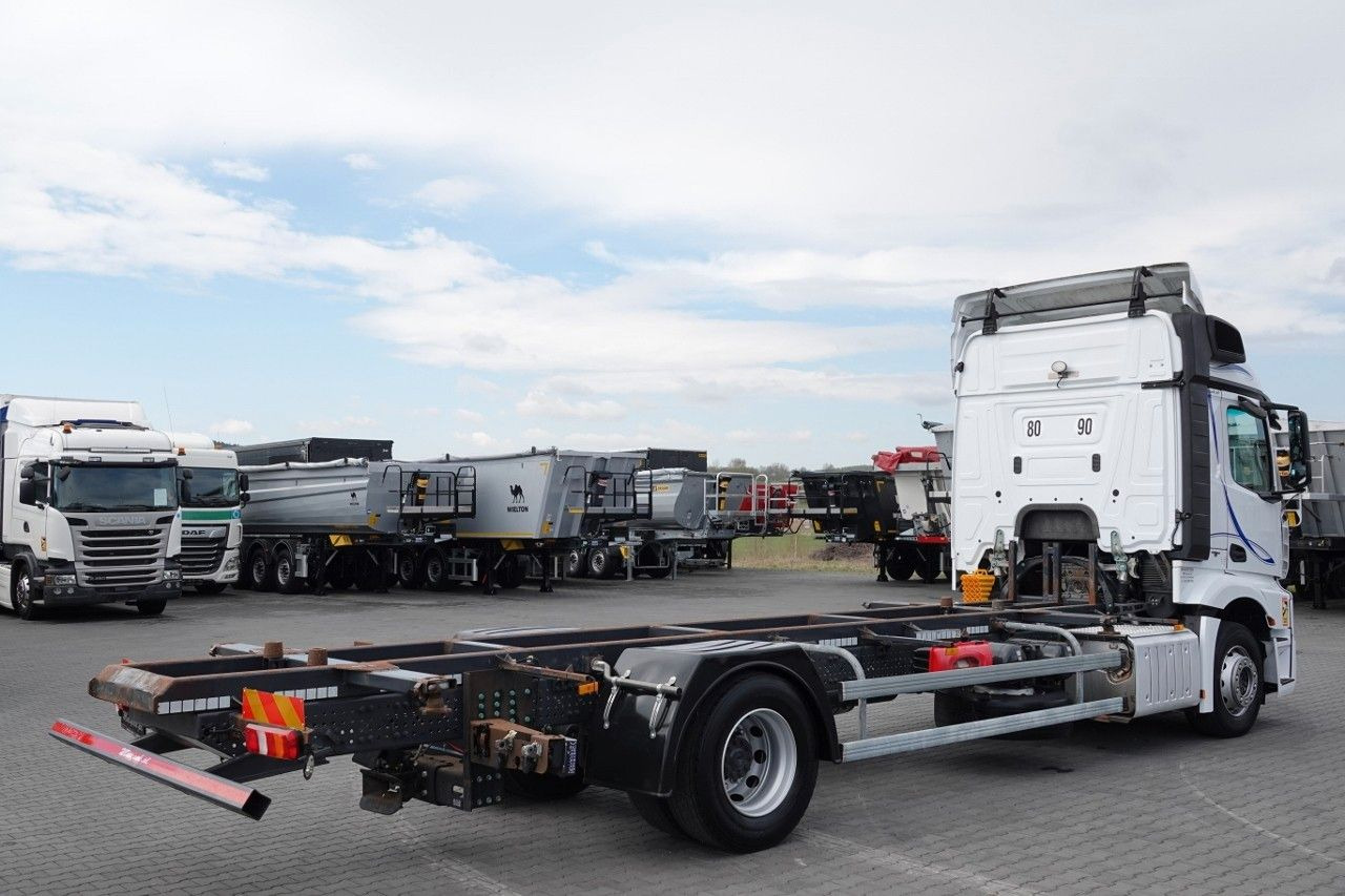 Mercedes-Benz ACTROS 1845 / BDF / DO PRZEWOZU KONTENERÓW / - Kamion za prevoz kontejnera/ Kamion sa promenjivim sandukom: slika 4 Mercedes-Benz ACTROS 1845 / BDF / DO PRZEWOZU KONTENERÓW / - Kamion za prevoz kontejnera/ Kamion sa promenjivim sandukom: slika 4