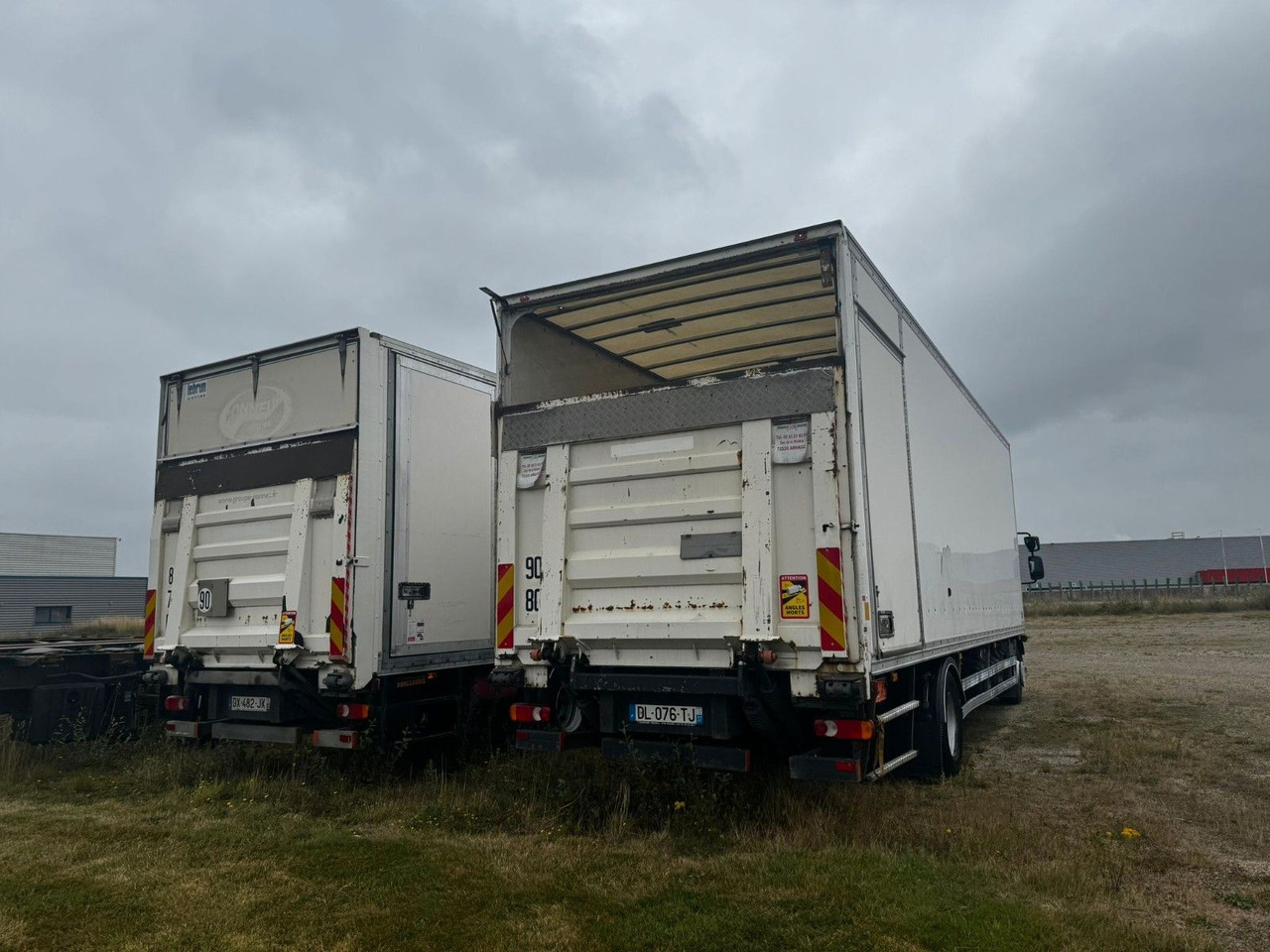 Renault D16 210 / 4x2 / KONTENER / 8.5M / WINDA DHOLLAND - Kamion sa zatvorenim sandukom: slika 3 Renault D16 210 / 4x2 / KONTENER / 8.5M / WINDA DHOLLAND - Kamion sa zatvorenim sandukom: slika 3