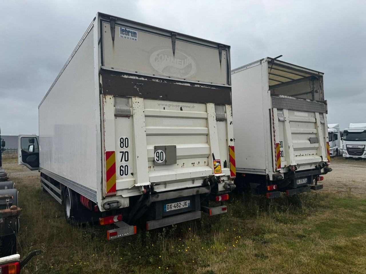 Renault D16 210 / 4x2 / KONTENER / 8.5M / WINDA DHOLLAND - Kamion sa zatvorenim sandukom: slika 2 Renault D16 210 / 4x2 / KONTENER / 8.5M / WINDA DHOLLAND - Kamion sa zatvorenim sandukom: slika 2