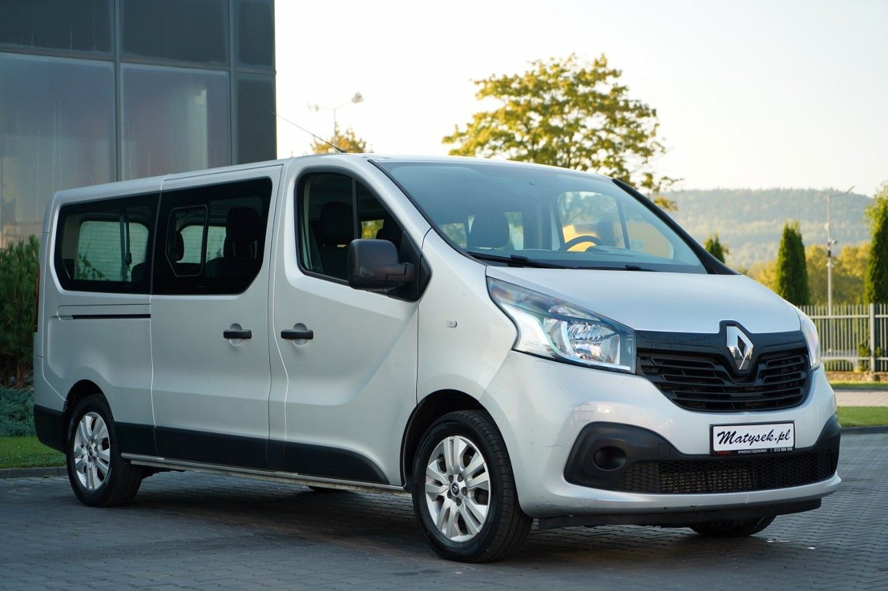 Renault TRAFIC 125 DCI / BUS / 9 MIEJSC / 2017 ROK / PO - Putnički kombi: slika 4 Renault TRAFIC 125 DCI / BUS / 9 MIEJSC / 2017 ROK / PO - Putnički kombi: slika 4