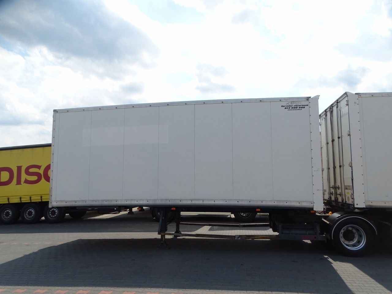 Samro JUMBO VEHICULAR BOX- 7,3 M + 7,3 M/KOFFER TANDEM - Poluprikolica sa zatvorenim sandukom: slika 3 Samro JUMBO VEHICULAR BOX- 7,3 M + 7,3 M/KOFFER TANDEM - Poluprikolica sa zatvorenim sandukom: slika 3