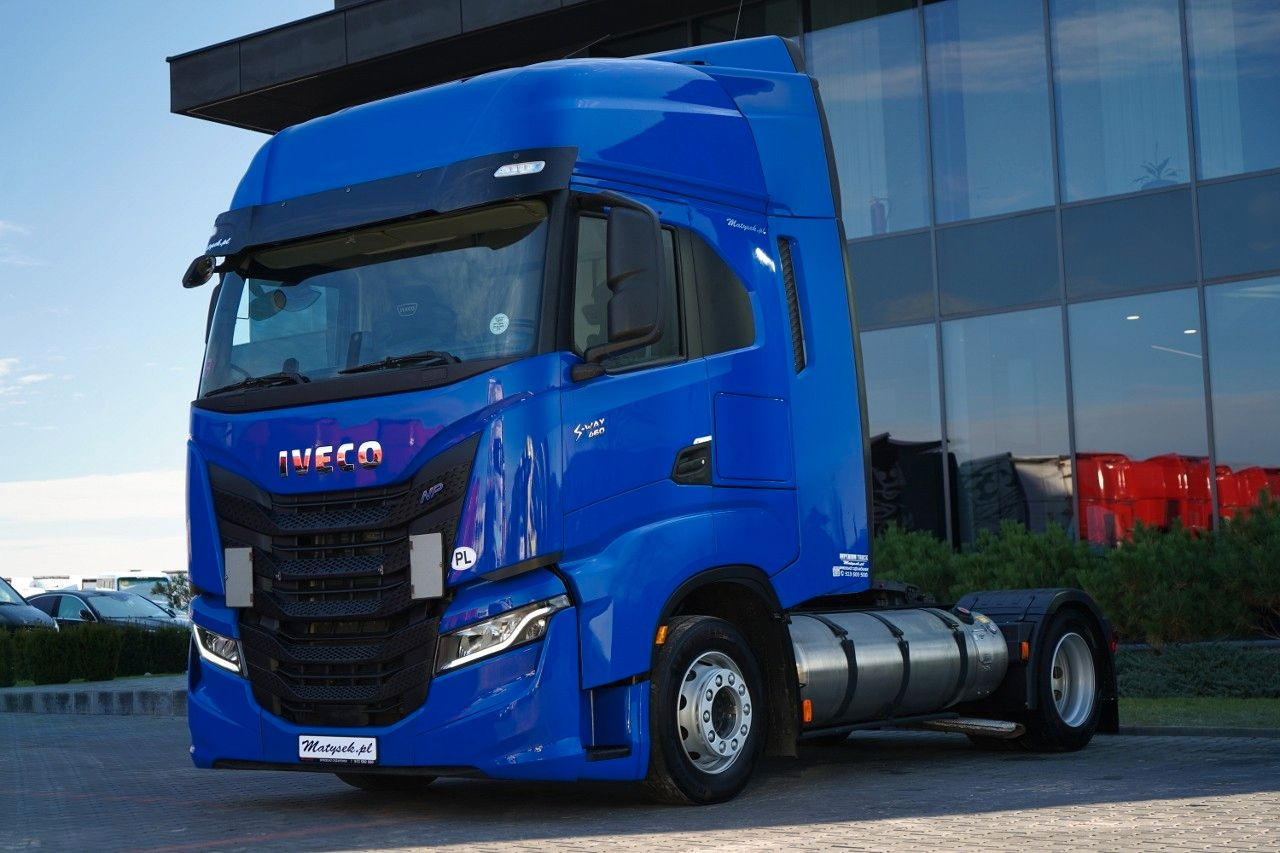 Iveco S-WAY / 460 / RETARDER / LNG / MEGA / LOW DECK - Tegljač: slika 1 Iveco S-WAY / 460 / RETARDER / LNG / MEGA / LOW DECK - Tegljač: slika 1