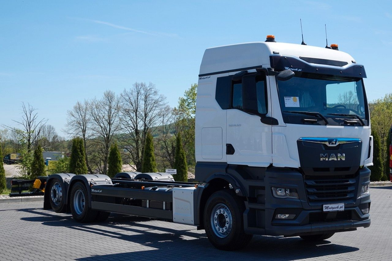 MAN TGX 26.520 / 6x2 / RAMA DŁ. 9,1M / OŚ PODNOSZONA - Tegljač: slika 4 MAN TGX 26.520 / 6x2 / RAMA DŁ. 9,1M / OŚ PODNOSZONA - Tegljač: slika 4