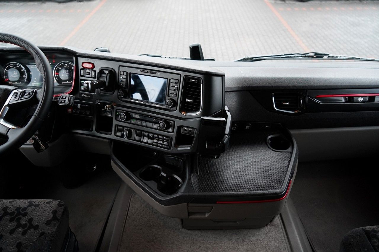 Lizing  Scania R 520 / V8 / HYDRAULIKA / RETARDER / I-PARK COOL Scania R 520 / V8 / HYDRAULIKA / RETARDER / I-PARK COOL: slika 17