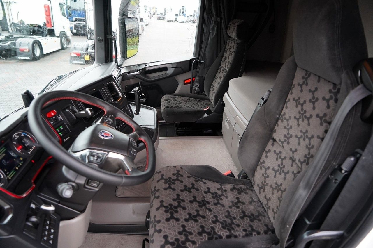 Lizing  Scania R 520 / V8 / HYDRAULIKA / RETARDER / I-PARK COOL Scania R 520 / V8 / HYDRAULIKA / RETARDER / I-PARK COOL: slika 13