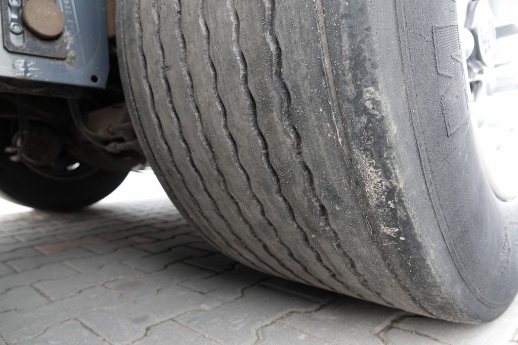 Poluprikolica sa ceradom Wielton FIRANKA / MEGA / LOWDECK / OŚ PODNOSZONA / 2016: slika 16 Poluprikolica sa ceradom Wielton FIRANKA / MEGA / LOWDECK / OŚ PODNOSZONA / 2016: slika 16