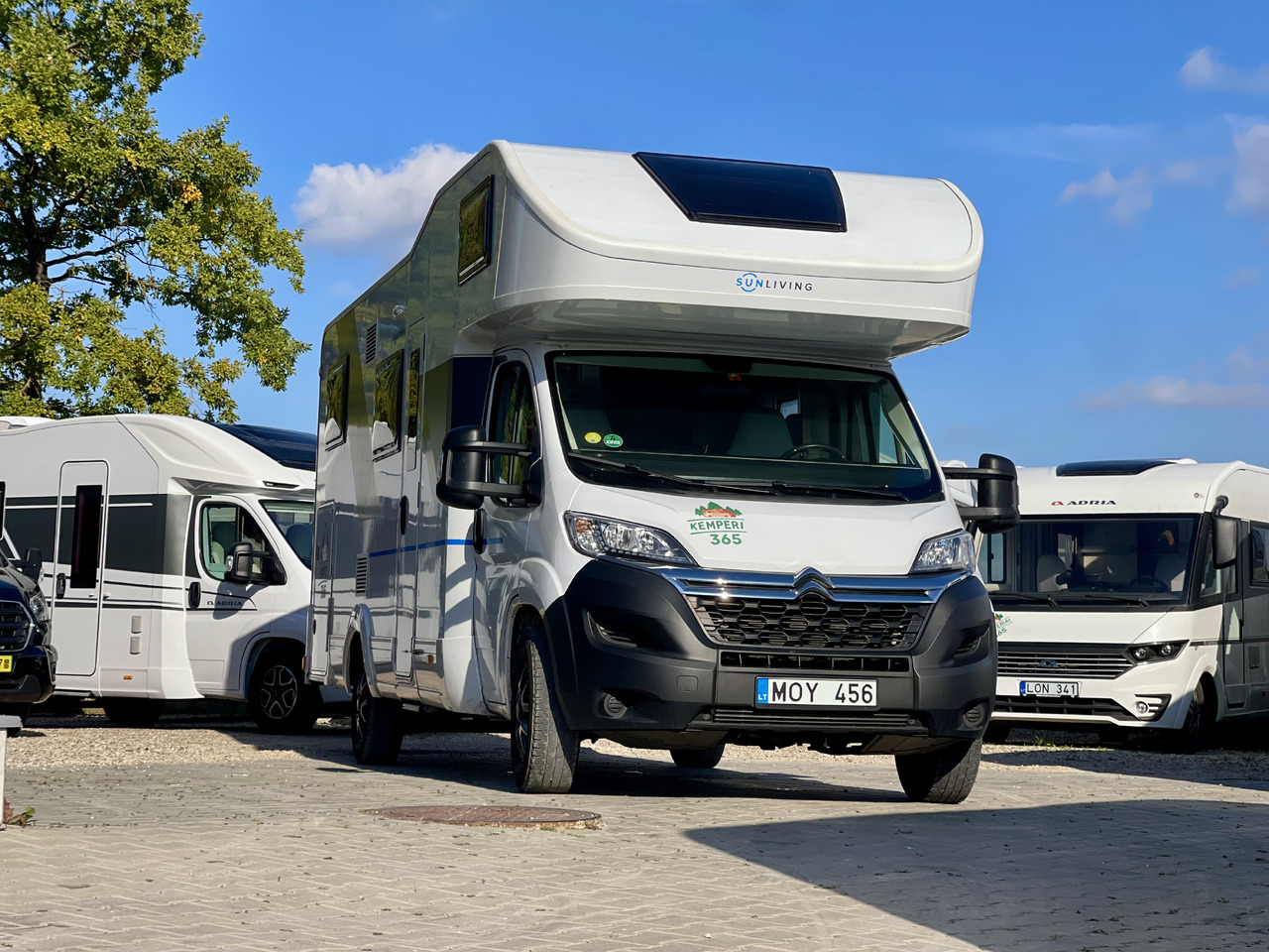 SUN LIVING A 75DP - Alkoven kamper: slika 1 SUN LIVING A 75DP - Alkoven kamper: slika 1