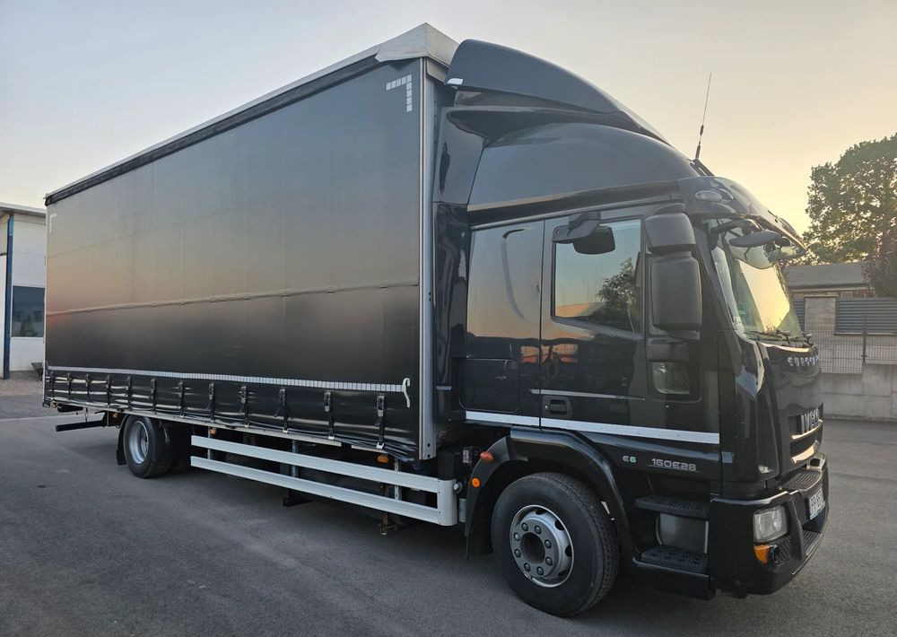 Iveco EUROCARGO 160E28 19 PAL. / FIRANKA / MANUAL / - Kamion sa ceradom: slika 2 Iveco EUROCARGO 160E28 19 PAL. / FIRANKA / MANUAL / - Kamion sa ceradom: slika 2
