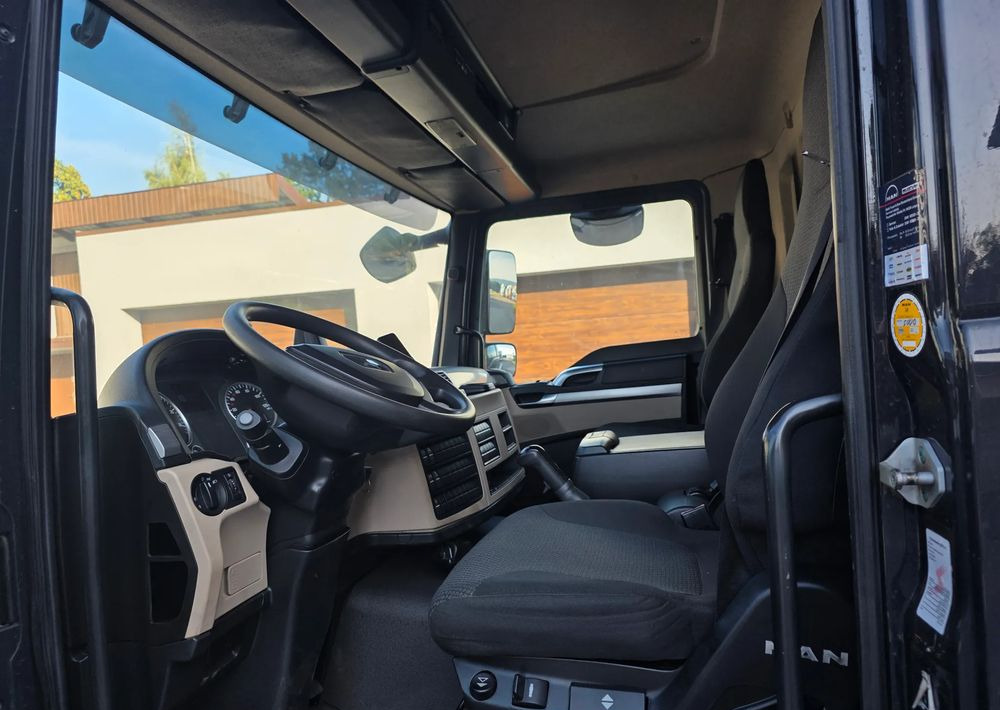 Novu Kamion sa hidrauličnom kukom MAN TGL 12.250 nowe urządzenie hakowe SKIBICKI HKS 8/3300 ATEGO / TGM: slika 6 Novu Kamion sa hidrauličnom kukom MAN TGL 12.250 nowe urządzenie hakowe SKIBICKI HKS 8/3300 ATEGO / TGM: slika 6