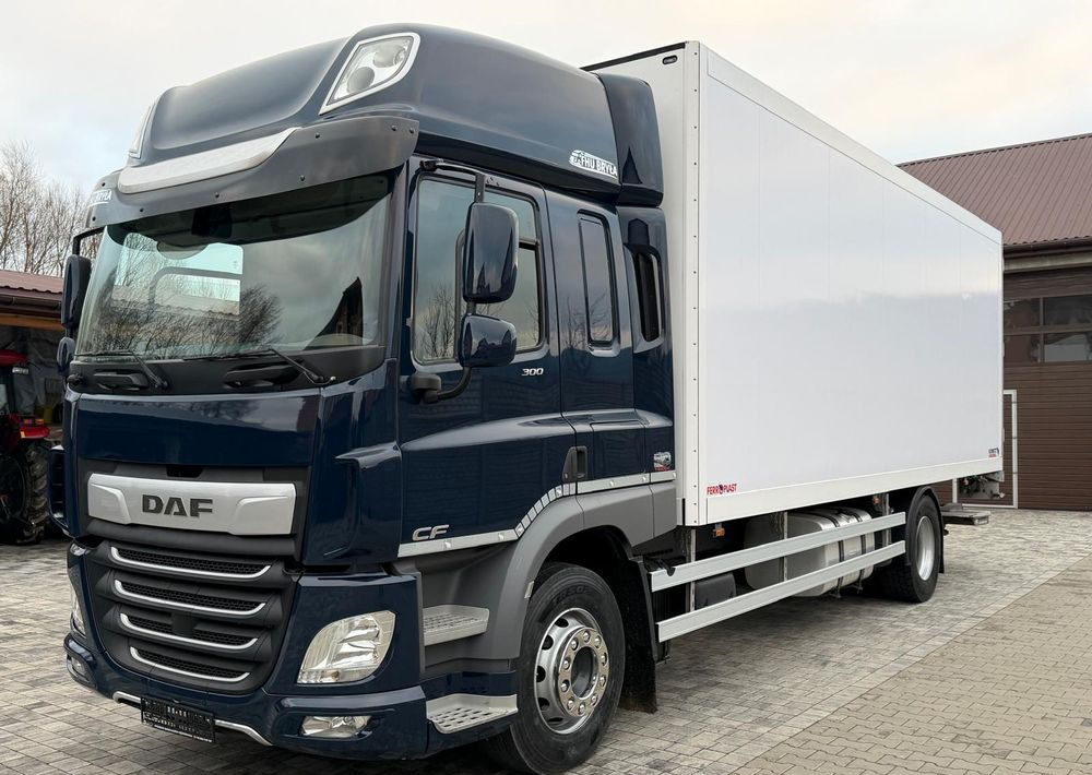 DAF CF 300 / E6 / ACC / SILNIK 10 837 cm3 / IZOTERMA+ WINDA/ 18 PALET / 2020ROK / RETARDER / SPROWADZONY / JAK NOWA - Hladnjača: slika 1 DAF CF 300 / E6 / ACC / SILNIK 10 837 cm3 / IZOTERMA+ WINDA/ 18 PALET / 2020ROK / RETARDER / SPROWADZONY / JAK NOWA - Hladnjača: slika 1