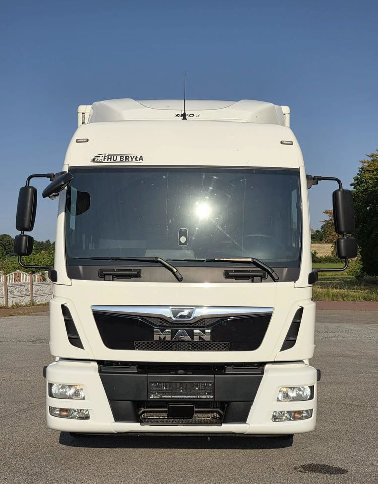 MAN TGL 12.250 / KONTENER / IZOTERMA / WINDA / 2019R / EURO 6 / PEŁEN SERWIS / 6 TON ŁADOWNOŚĆ / SPROWADZONY / ZADBANY / JAK NOWY / KSIĄŻKA SERWISOWA / E6 / 17 PALET - Kamion sa zatvorenim sandukom: slika 3 MAN TGL 12.250 / KONTENER / IZOTERMA / WINDA / 2019R / EURO 6 / PEŁEN SERWIS / 6 TON ŁADOWNOŚĆ / SPROWADZONY / ZADBANY / JAK NOWY / KSIĄŻKA SERWISOWA / E6 / 17 PALET - Kamion sa zatvorenim sandukom: slika 3