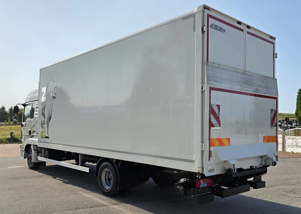 MAN TGL 12.250 / KONTENER / IZOTERMA / WINDA / 2019R / EURO 6 / PEŁEN SERWIS / 6 TON ŁADOWNOŚĆ / SPROWADZONY / ZADBANY / JAK NOWY / KSIĄŻKA SERWISOWA / E6 / 17 PALET - Kamion sa zatvorenim sandukom: slika 4 MAN TGL 12.250 / KONTENER / IZOTERMA / WINDA / 2019R / EURO 6 / PEŁEN SERWIS / 6 TON ŁADOWNOŚĆ / SPROWADZONY / ZADBANY / JAK NOWY / KSIĄŻKA SERWISOWA / E6 / 17 PALET - Kamion sa zatvorenim sandukom: slika 4
