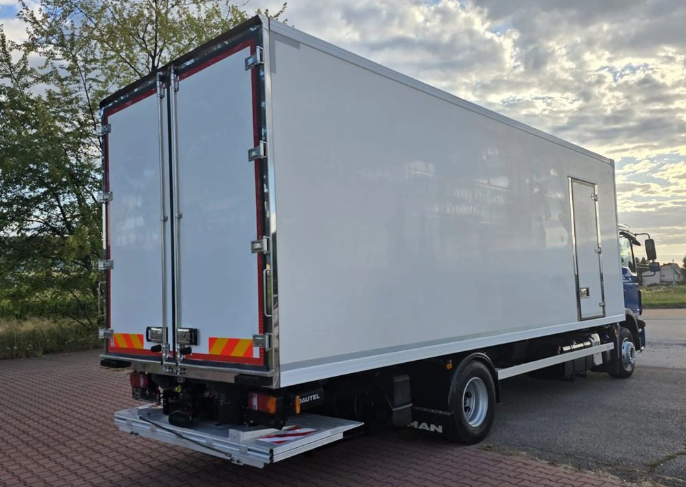MAN TGM 15.250 / CHŁODNIA / WINDA / 2018 ROK / 230 TYŚ KM / BOCZNE DRZWI / AUTOMAT / SPROWADZONY / E6 / 18  EUROPALET/ - Hladnjača: slika 4 MAN TGM 15.250 / CHŁODNIA / WINDA / 2018 ROK / 230 TYŚ KM / BOCZNE DRZWI / AUTOMAT / SPROWADZONY / E6 / 18  EUROPALET/ - Hladnjača: slika 4