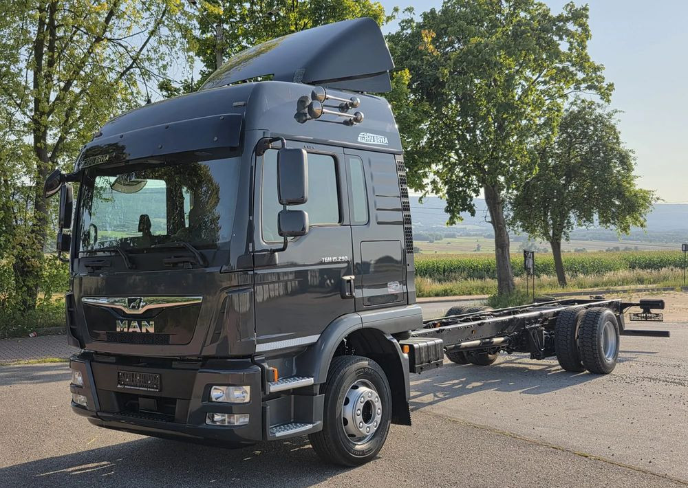 MAN TGM 15.290 / RAMA DO ZABUDOWY / AUTOMAT / SPROWADZONY / E6 / LIFT / ROZSTAW OSI 5.5M / LAWETA / POMOC DROGOWA / STAN BARDZO DOBRY/ - Kamion sa golom šasijom i zatvorenom kabinom: slika 5 MAN TGM 15.290 / RAMA DO ZABUDOWY / AUTOMAT / SPROWADZONY / E6 / LIFT / ROZSTAW OSI 5.5M / LAWETA / POMOC DROGOWA / STAN BARDZO DOBRY/ - Kamion sa golom šasijom i zatvorenom kabinom: slika 5