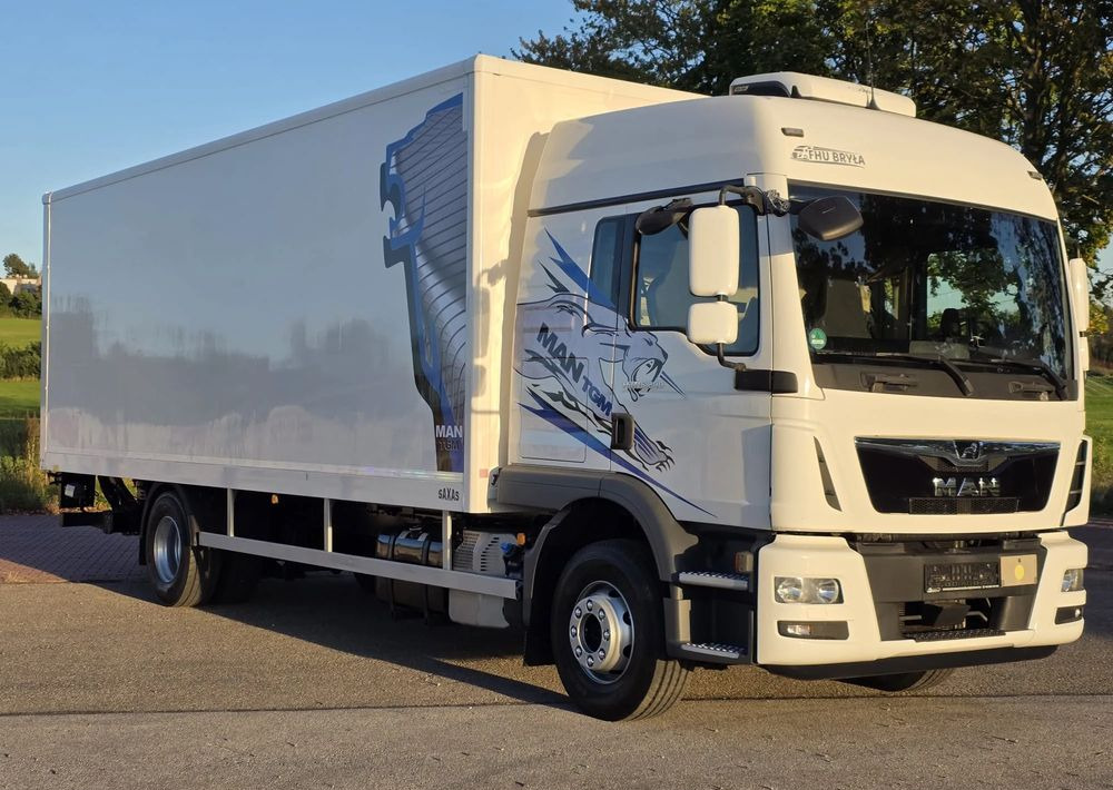 MAN TGM 15.290 / TGL / KONTENER / IZOTERMA / WINDA / KLIMA POSTOJOWA / 2019R / EURO 6 / PEŁEN SERWIS / 8200KG ŁADOWNOŚĆ / SPROWADZONY / ZADBANY / JAK NOWY / KSIĄŻKA SERWISOWA / E6 / 18 PALET - Kamion sa zatvorenim sandukom: slika 2 MAN TGM 15.290 / TGL / KONTENER / IZOTERMA / WINDA / KLIMA POSTOJOWA / 2019R / EURO 6 / PEŁEN SERWIS / 8200KG ŁADOWNOŚĆ / SPROWADZONY / ZADBANY / JAK NOWY / KSIĄŻKA SERWISOWA / E6 / 18 PALET - Kamion sa zatvorenim sandukom: slika 2