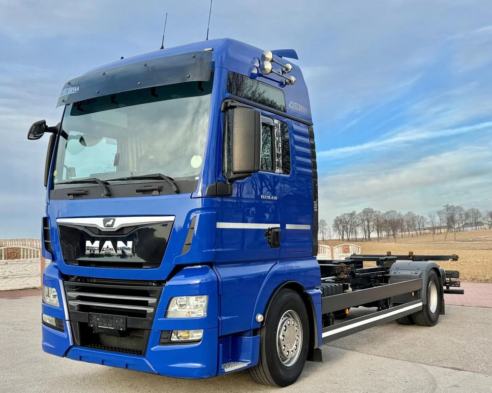 MAN TGX 18.430/SPROWADZONY/DO ŻYWCA/DO BYDŁA/2020/KLIMA POSTOJOWA/SERWISOWANY/JAK NOWY/NISKI PRZEBIEG/RAMA/BDF/E6 - Kamion sa golom šasijom i zatvorenom kabinom: slika 2 MAN TGX 18.430/SPROWADZONY/DO ŻYWCA/DO BYDŁA/2020/KLIMA POSTOJOWA/SERWISOWANY/JAK NOWY/NISKI PRZEBIEG/RAMA/BDF/E6 - Kamion sa golom šasijom i zatvorenom kabinom: slika 2