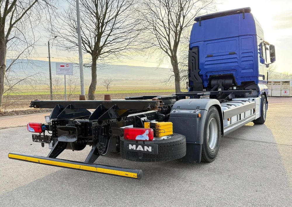 MAN TGX 18.430/SPROWADZONY/DO ŻYWCA/DO BYDŁA/2020/KLIMA POSTOJOWA/SERWISOWANY/JAK NOWY/NISKI PRZEBIEG/RAMA/BDF/E6 - Kamion sa golom šasijom i zatvorenom kabinom: slika 5 MAN TGX 18.430/SPROWADZONY/DO ŻYWCA/DO BYDŁA/2020/KLIMA POSTOJOWA/SERWISOWANY/JAK NOWY/NISKI PRZEBIEG/RAMA/BDF/E6 - Kamion sa golom šasijom i zatvorenom kabinom: slika 5