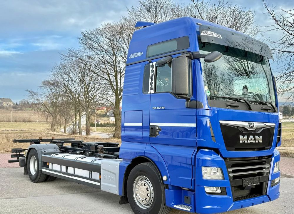 MAN TGX 18.430/SPROWADZONY/DO ŻYWCA/DO BYDŁA/2020/KLIMA POSTOJOWA/SERWISOWANY/JAK NOWY/NISKI PRZEBIEG/RAMA/BDF/E6 - Kamion sa golom šasijom i zatvorenom kabinom: slika 1 MAN TGX 18.430/SPROWADZONY/DO ŻYWCA/DO BYDŁA/2020/KLIMA POSTOJOWA/SERWISOWANY/JAK NOWY/NISKI PRZEBIEG/RAMA/BDF/E6 - Kamion sa golom šasijom i zatvorenom kabinom: slika 1