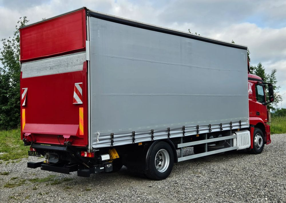 Mercedes-Benz ACTROS 1830/1827/1832/FIRANKA/WINDA/18 EUROPALET/AUTOMAT/Z NIEMIEC/2017/DUŻA ŁADOWNOŚĆ - Kamion sa ceradom: slika 4 Mercedes-Benz ACTROS 1830/1827/1832/FIRANKA/WINDA/18 EUROPALET/AUTOMAT/Z NIEMIEC/2017/DUŻA ŁADOWNOŚĆ - Kamion sa ceradom: slika 4