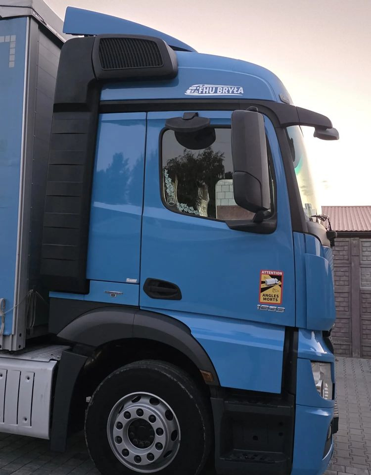 Mercedes-Benz ACTROS 1833 / FIRANKA/ WINDA / 22PALETY / 8760 ŁADOWNOŚĆ / AUTOMAT / DUŻY SILNIK / SYPIALKA / - Kamion sa ceradom: slika 4 Mercedes-Benz ACTROS 1833 / FIRANKA/ WINDA / 22PALETY / 8760 ŁADOWNOŚĆ / AUTOMAT / DUŻY SILNIK / SYPIALKA / - Kamion sa ceradom: slika 4