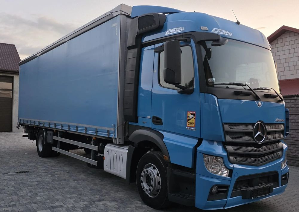 Mercedes-Benz ACTROS 1833 / FIRANKA/ WINDA / 22PALETY / 8760 ŁADOWNOŚĆ / AUTOMAT / DUŻY SILNIK / SYPIALKA / - Kamion sa ceradom: slika 2 Mercedes-Benz ACTROS 1833 / FIRANKA/ WINDA / 22PALETY / 8760 ŁADOWNOŚĆ / AUTOMAT / DUŻY SILNIK / SYPIALKA / - Kamion sa ceradom: slika 2