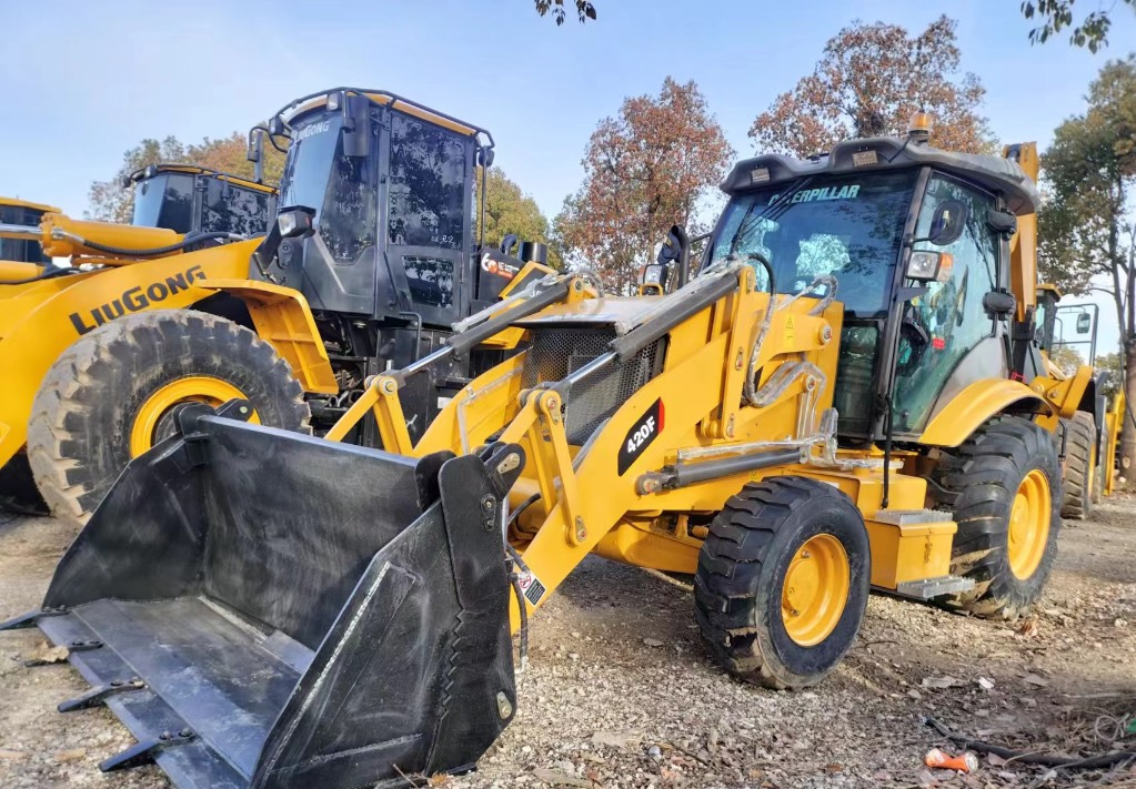 CAT 420 F Caterpillar 420F backhoe loader - Bager utovarivač: slika 3 CAT 420 F Caterpillar 420F backhoe loader - Bager utovarivač: slika 3
