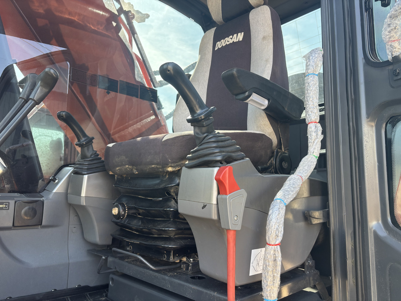 DOOSAN Korea imports doosan DX225 - Bager guseničar: slika 5 DOOSAN Korea imports doosan DX225 - Bager guseničar: slika 5
