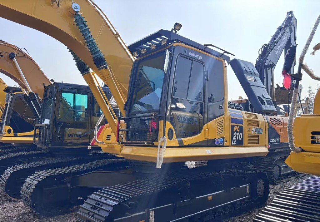 Komatsu PC 210 LC-8 - Bager guseničar: slika 1 Komatsu PC 210 LC-8 - Bager guseničar: slika 1