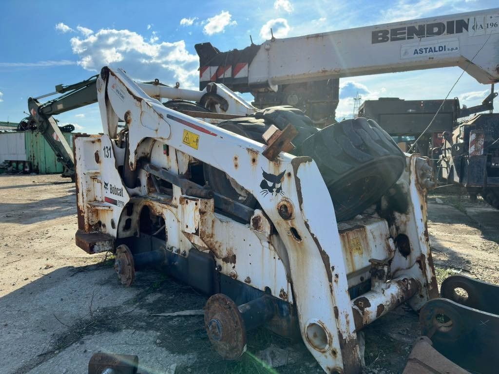 Bobcat S 770 FOR PARTS - Mini utovarivač: slika 1 Bobcat S 770 FOR PARTS - Mini utovarivač: slika 1