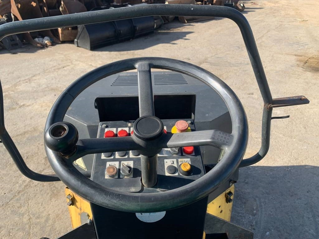 Lizing Bomag BW 120 AD-3  Bomag BW 120 AD-3: slika 8